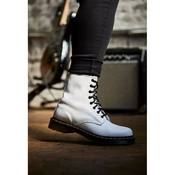 Dr. Martens Shoes - 🆕 DR. MARTENS 1460 Vintage Lace-Up Ankle Boot Bootie 6 White